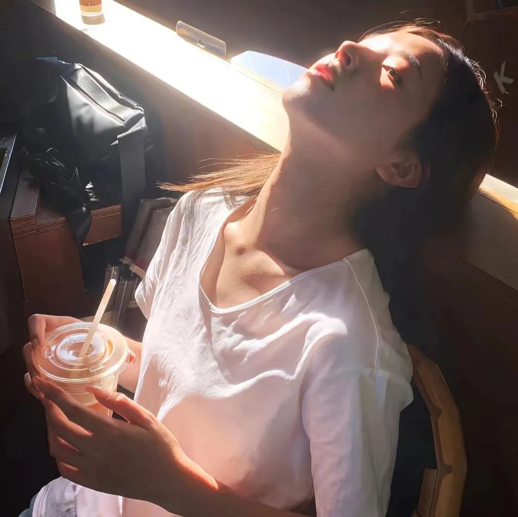 姊姊妹妹站起来